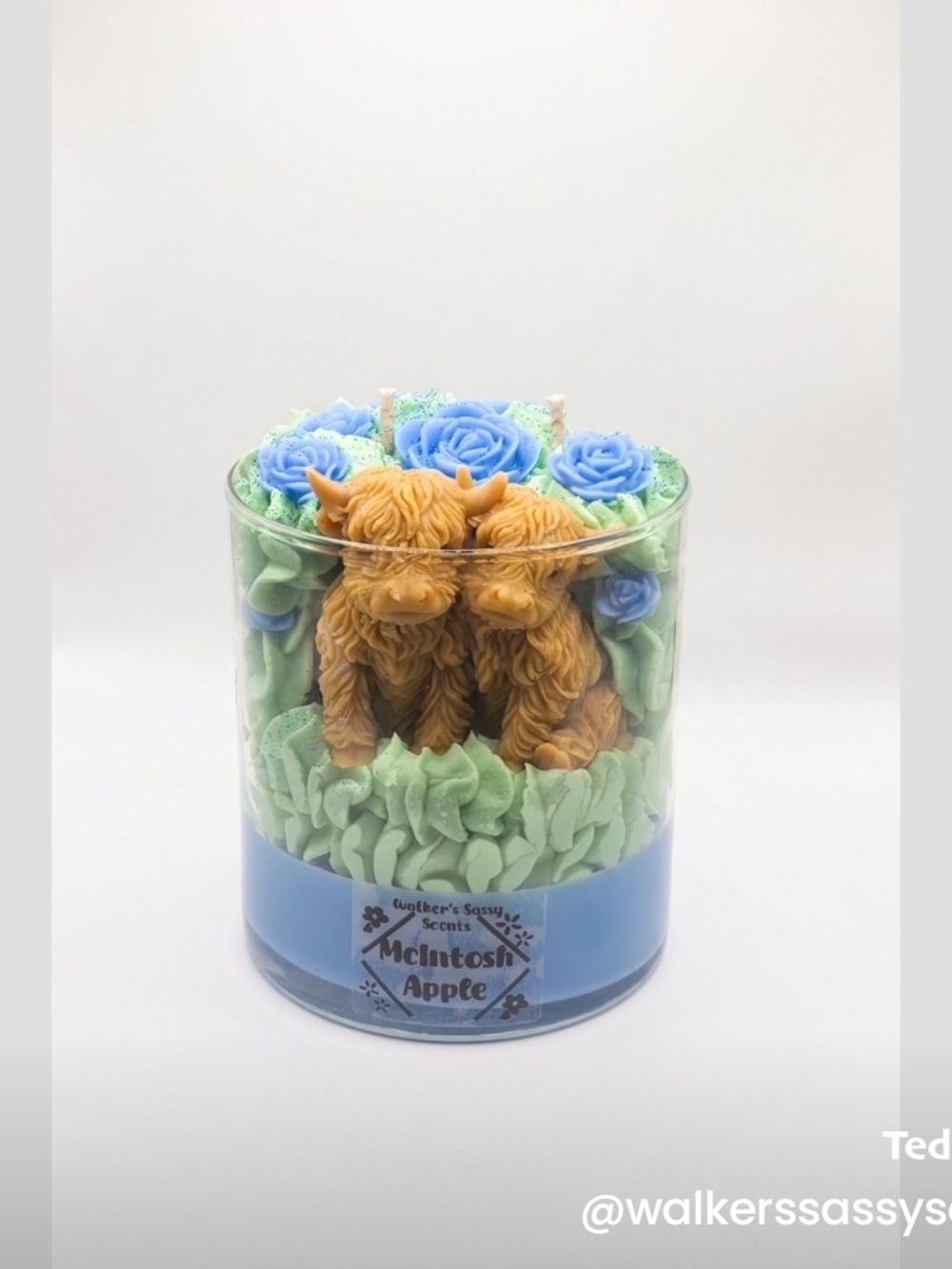 Highland Cow Friends Candle
